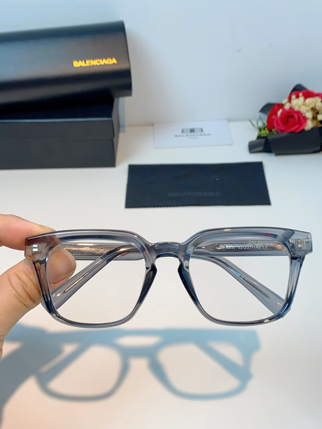 Balenciaga Blue-Light Fashion Gray Lens Sunglasses for Men & Women - detail image 4