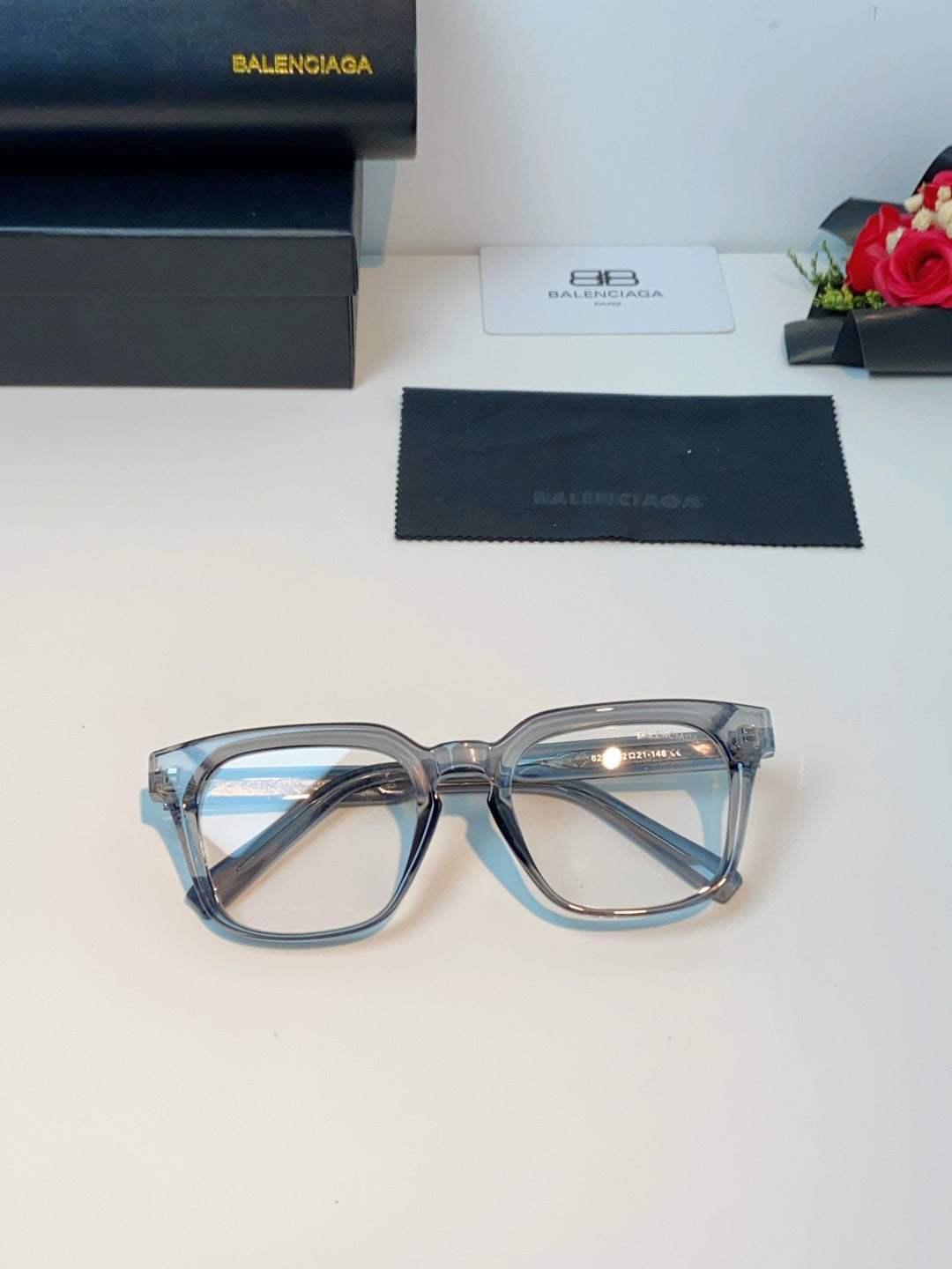 Balenciaga Blue-Light Fashion Gray Lens Sunglasses for Men & Women - detail image 9