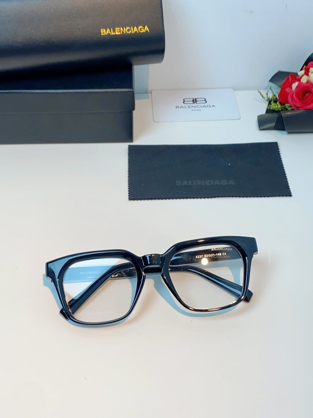 Balenciaga Blue-Light Fashion Black Lens Sunglasses for Men & Women - detail image 9
