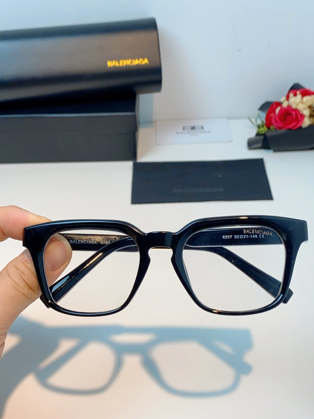 Balenciaga Blue-Light Fashion Black Lens Sunglasses for Men & Women - detail image 4