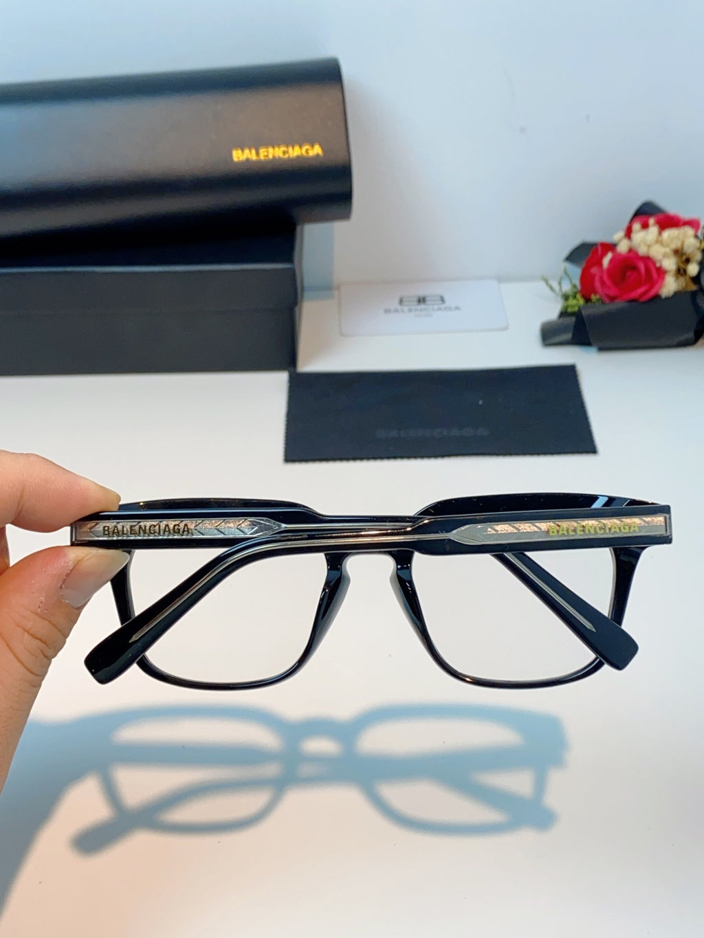 Balenciaga Blue-Light Fashion Black Lens Sunglasses for Men & Women - detail image 5