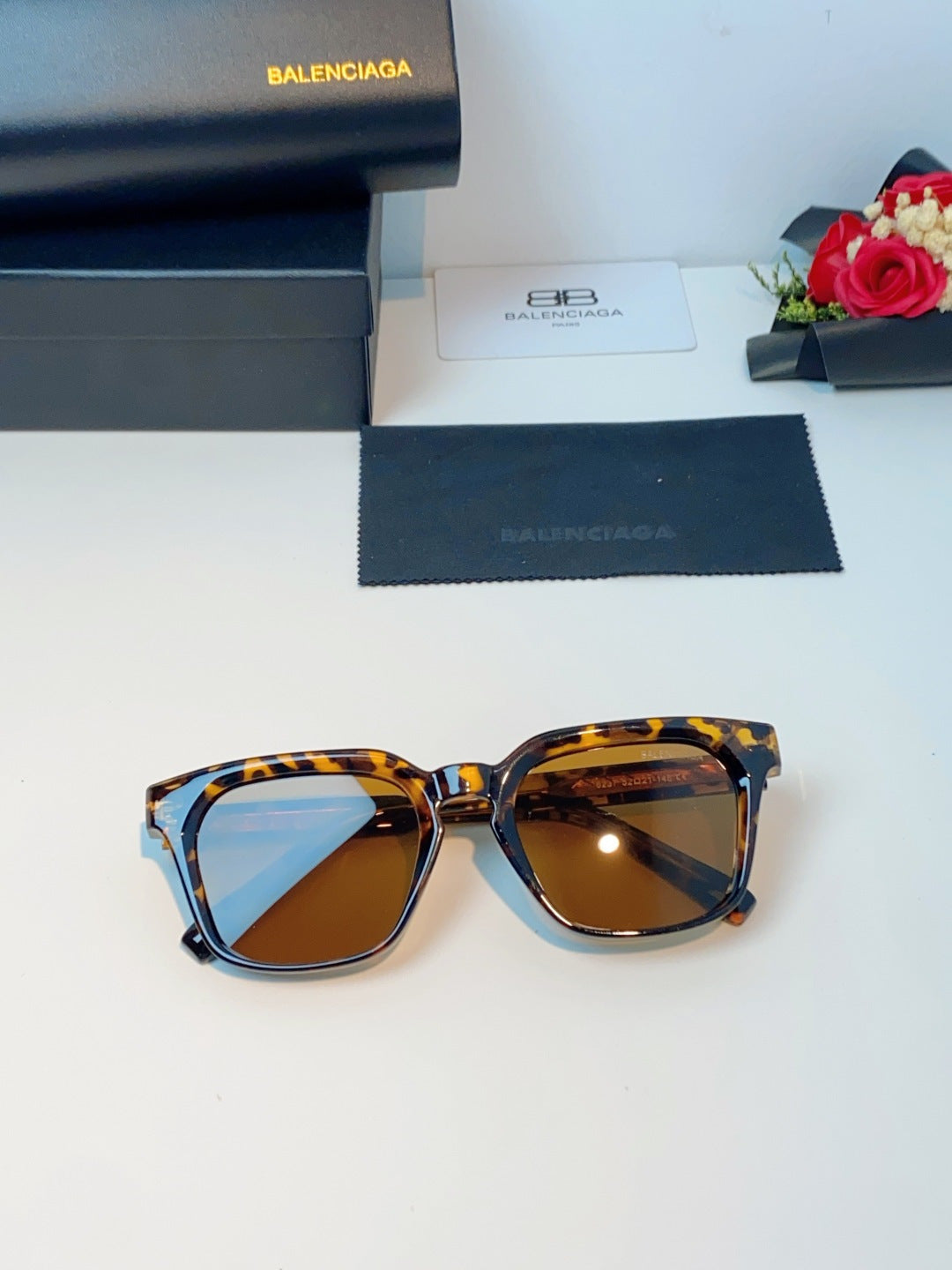 Balenciaga Blue-Light Fashion Brown Lens Sunglasses for Men & Women - detail image 9