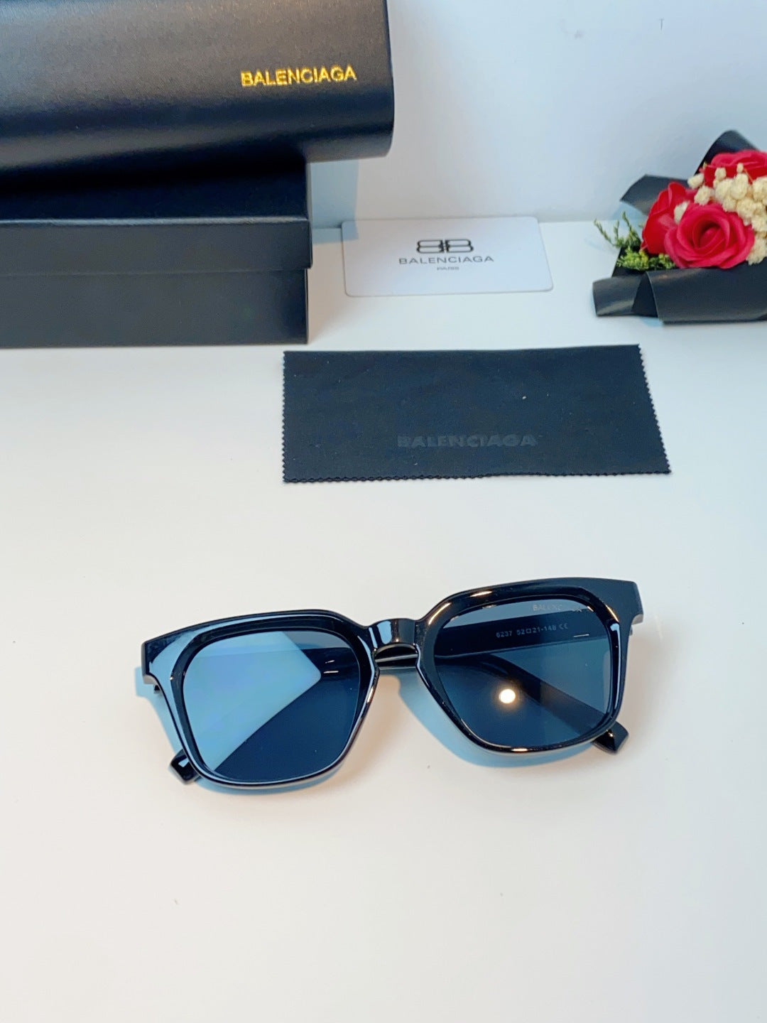 Balenciaga Blue-Light Fashion Blue Lens Sunglasses for Men & Women - detail image 9