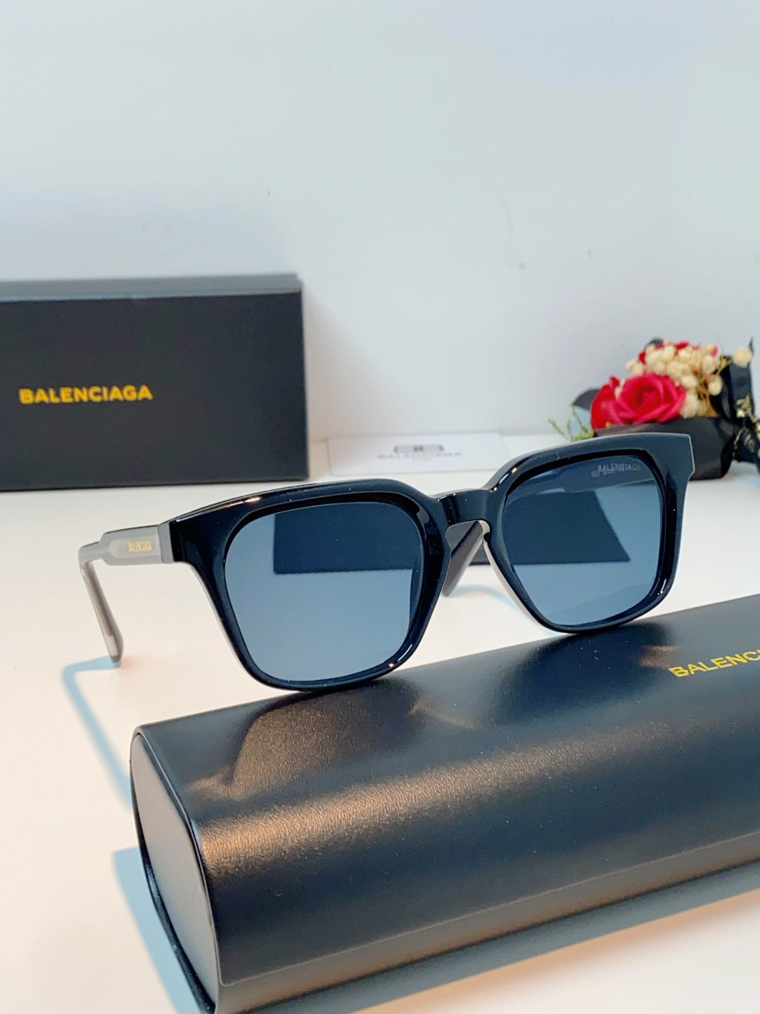 Balenciaga Blue-Light Fashion Blue Lens Sunglasses for Men & Women - detail image 10