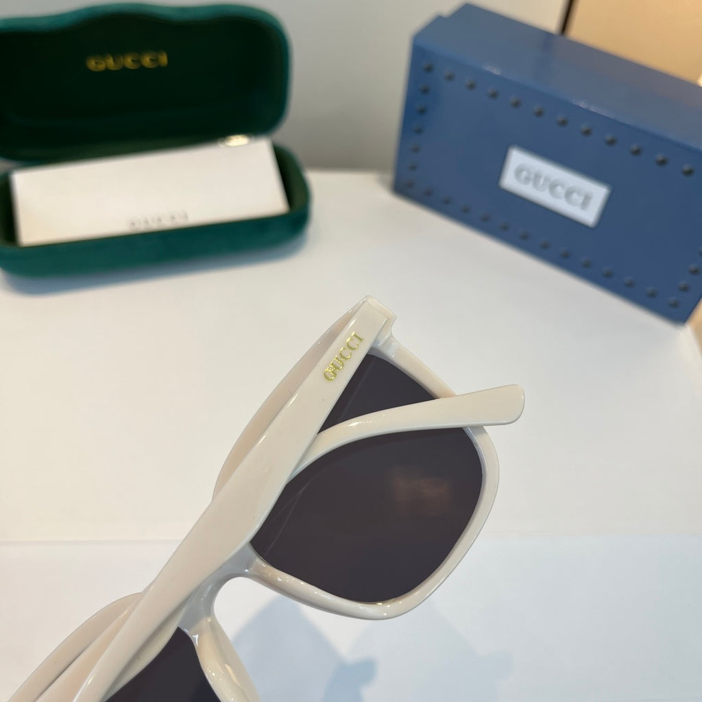 Gucci Oversized Silver Lens Sunglasses for Men & Women - 448838 - detail image 8