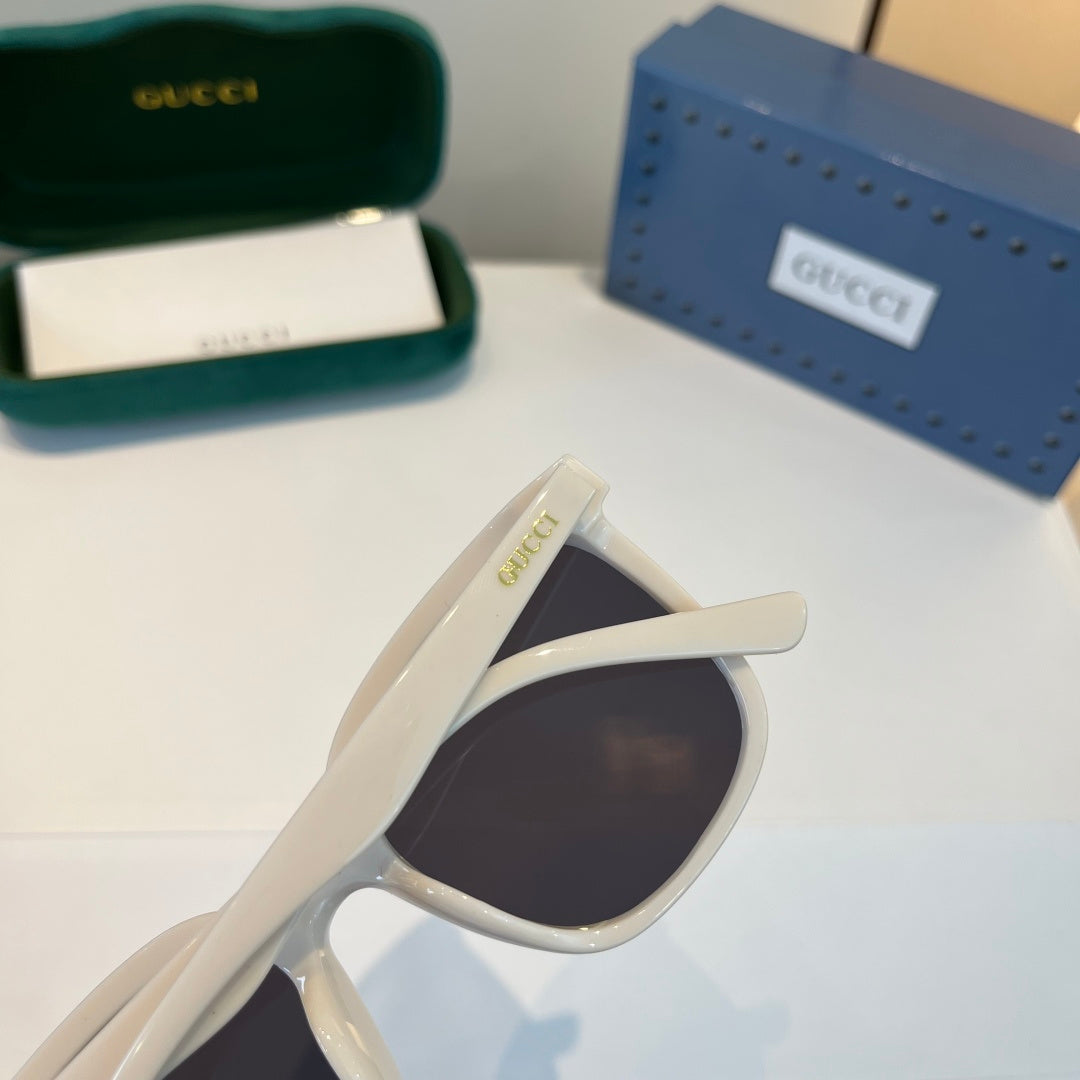 Gucci Oversized Silver Lens Sunglasses for Men & Women - 448838 - detail image 8