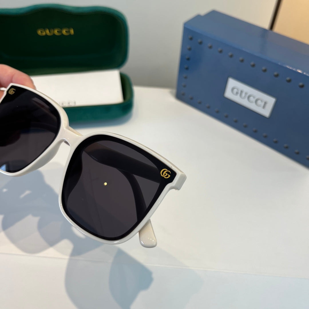 Gucci Oversized Silver Lens Sunglasses for Men & Women - 448838 - detail image 5