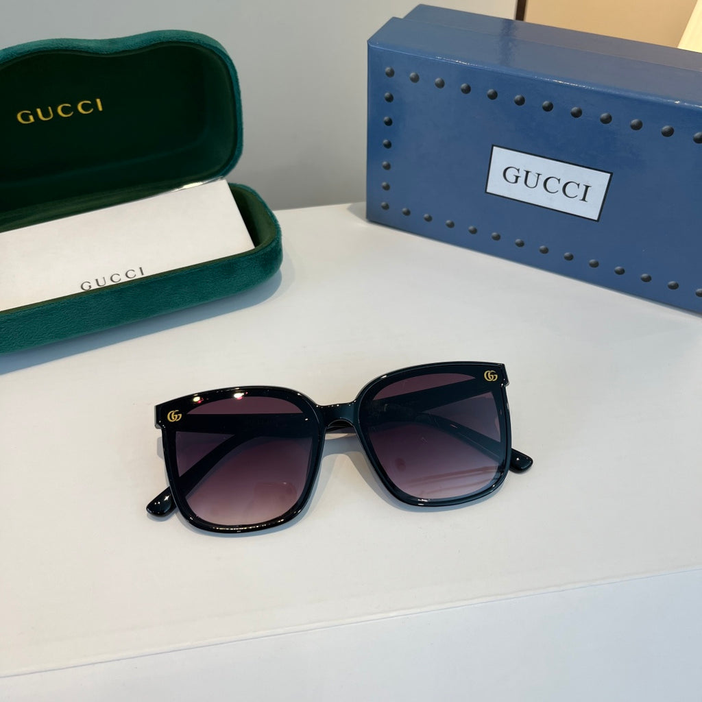 Gucci Oversized Black Lens Sunglasses for Men & Women - 448839 - detail image 5