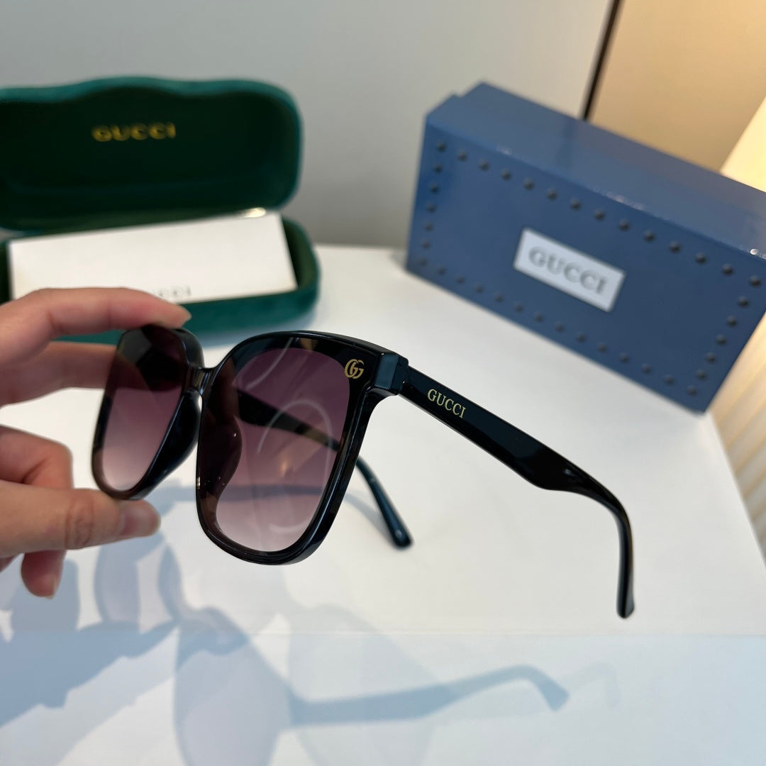 Gucci Oversized Black Lens Sunglasses for Men & Women - 448839 - detail image 4