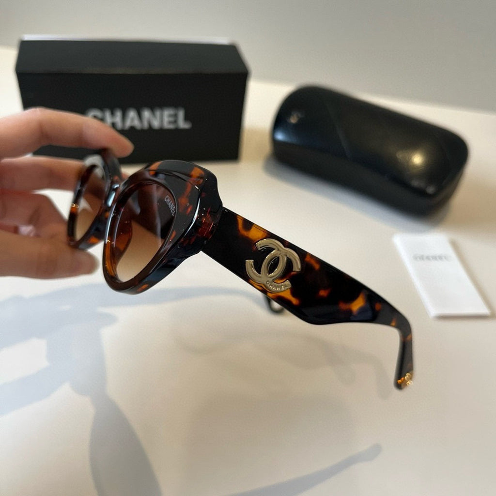 Chanel Fashion Black Lens Sunglasses for Men & Women - 465154 - detail image 8