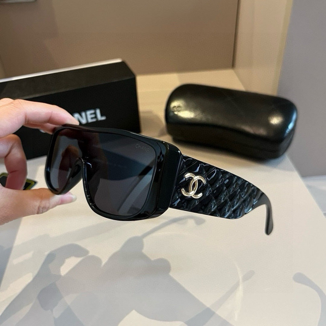 Chanel Fashion Black Lens Sunglasses for Men & Women - 486575 - detail image 4