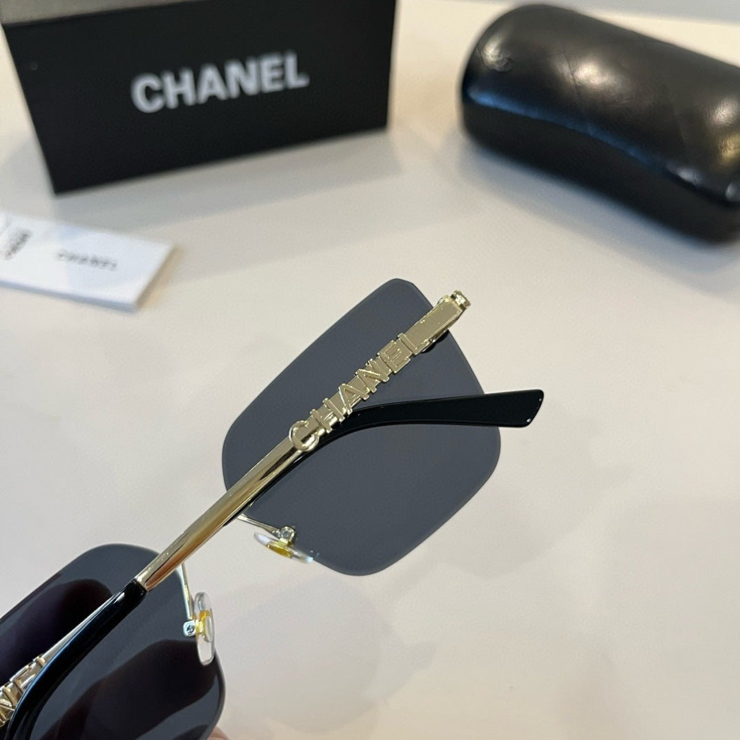Chanel Oversized Silver Lens Sunglasses for Men & Women - 493475 - detail image 7