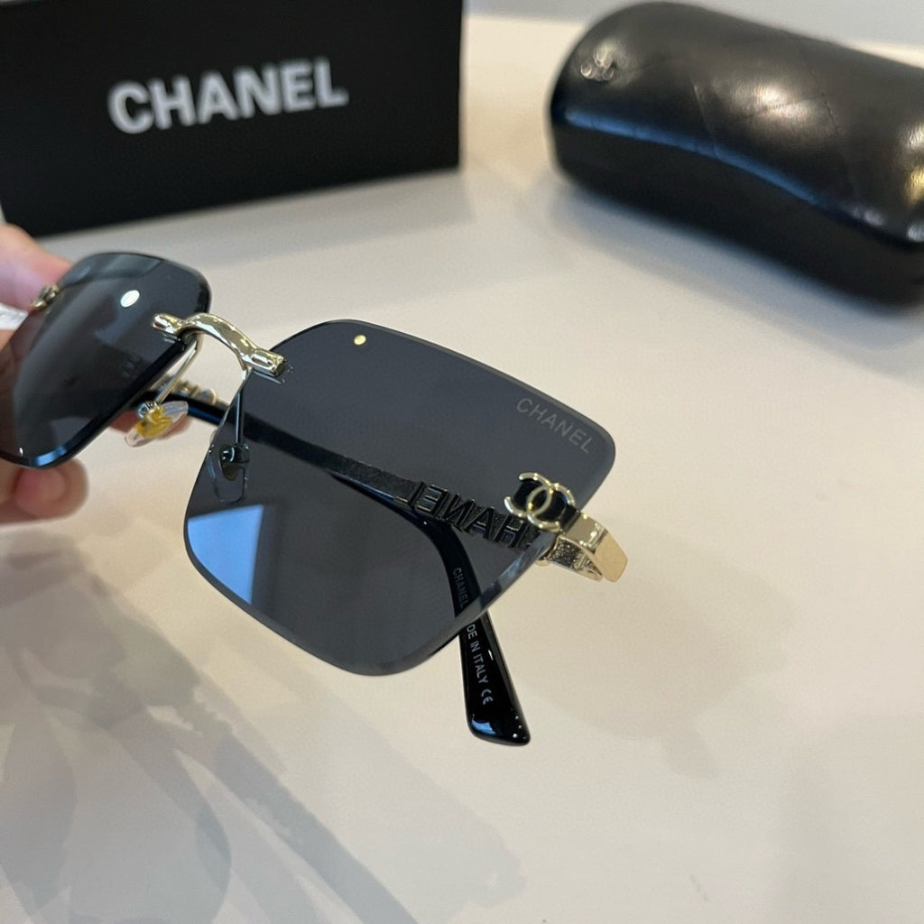 Chanel Oversized Silver Lens Sunglasses for Men & Women - 493475 - detail image 4