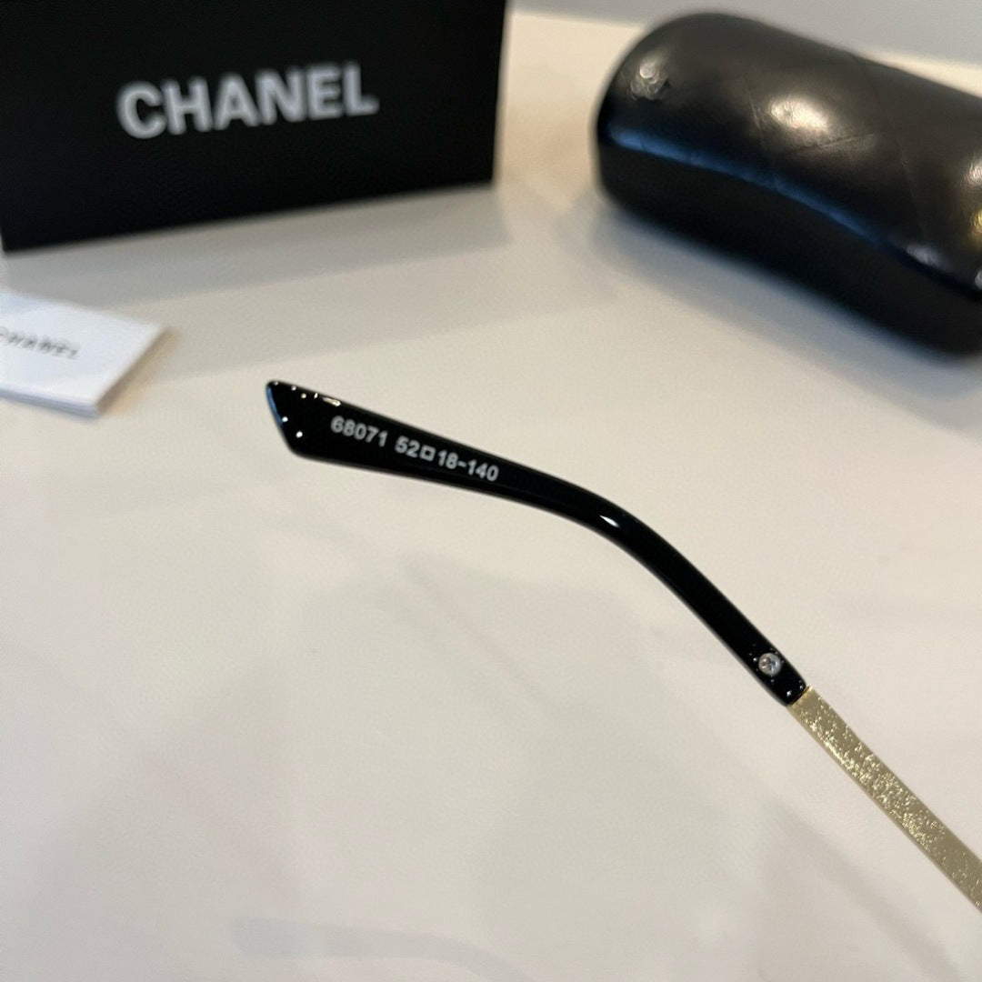 Chanel Oversized Silver Lens Sunglasses for Men & Women - 493475 - detail image 9