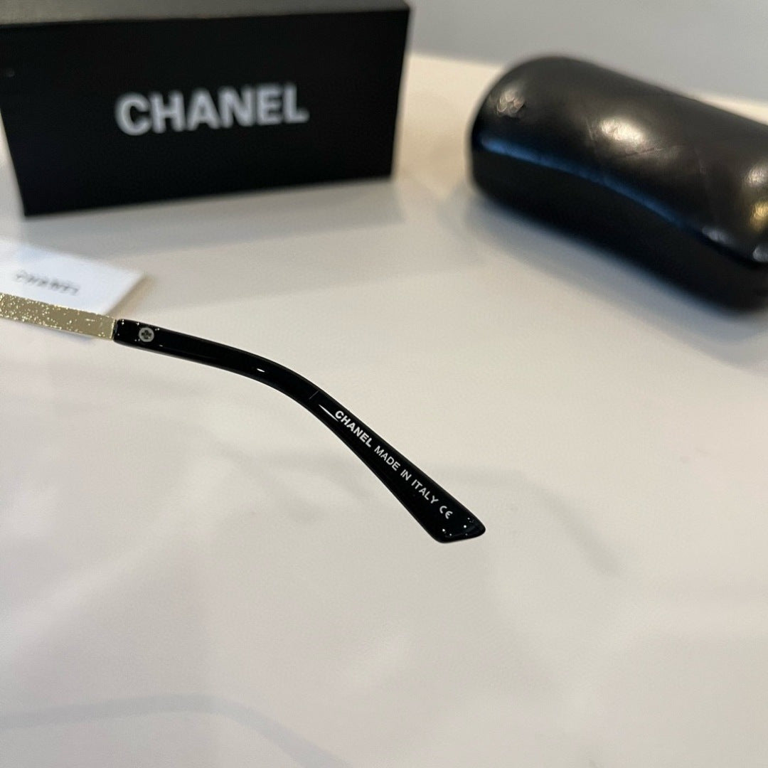 Chanel Oversized Silver Lens Sunglasses for Men & Women - 493475 - detail image 10