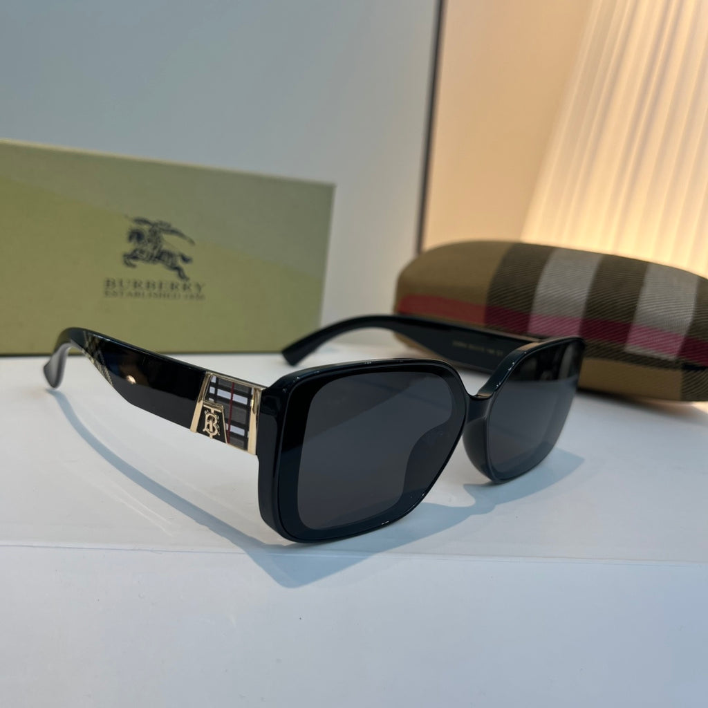 Burberry Fashion Black Lens Sunglasses for Men & Women - 465947