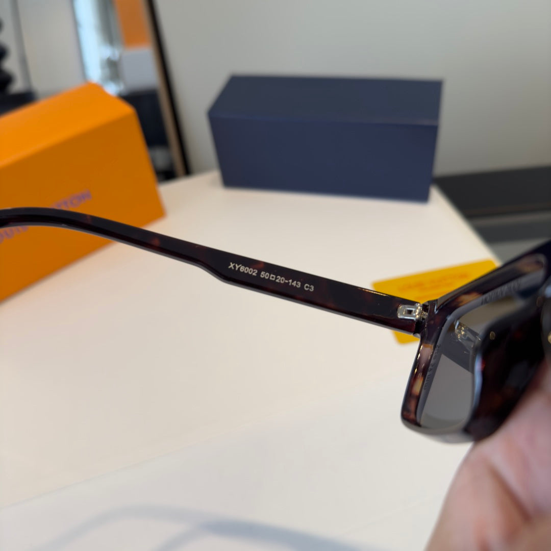 Louis Vuitton Fashion Black Lens Sunglasses for Men & Women - 431255 - detail image 9
