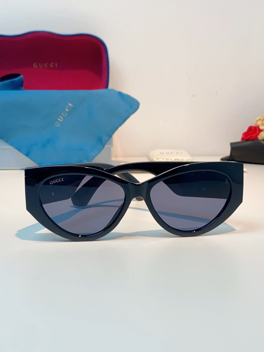 Gucci Blue-Light Cat-Eye Blue Lens Sunglasses for Men & Women - detail image 2