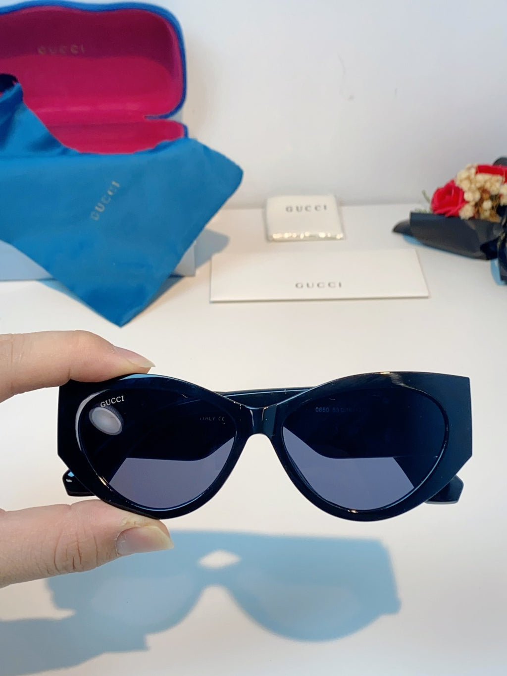 Gucci Blue-Light Cat-Eye Blue Lens Sunglasses for Men & Women - detail image 4