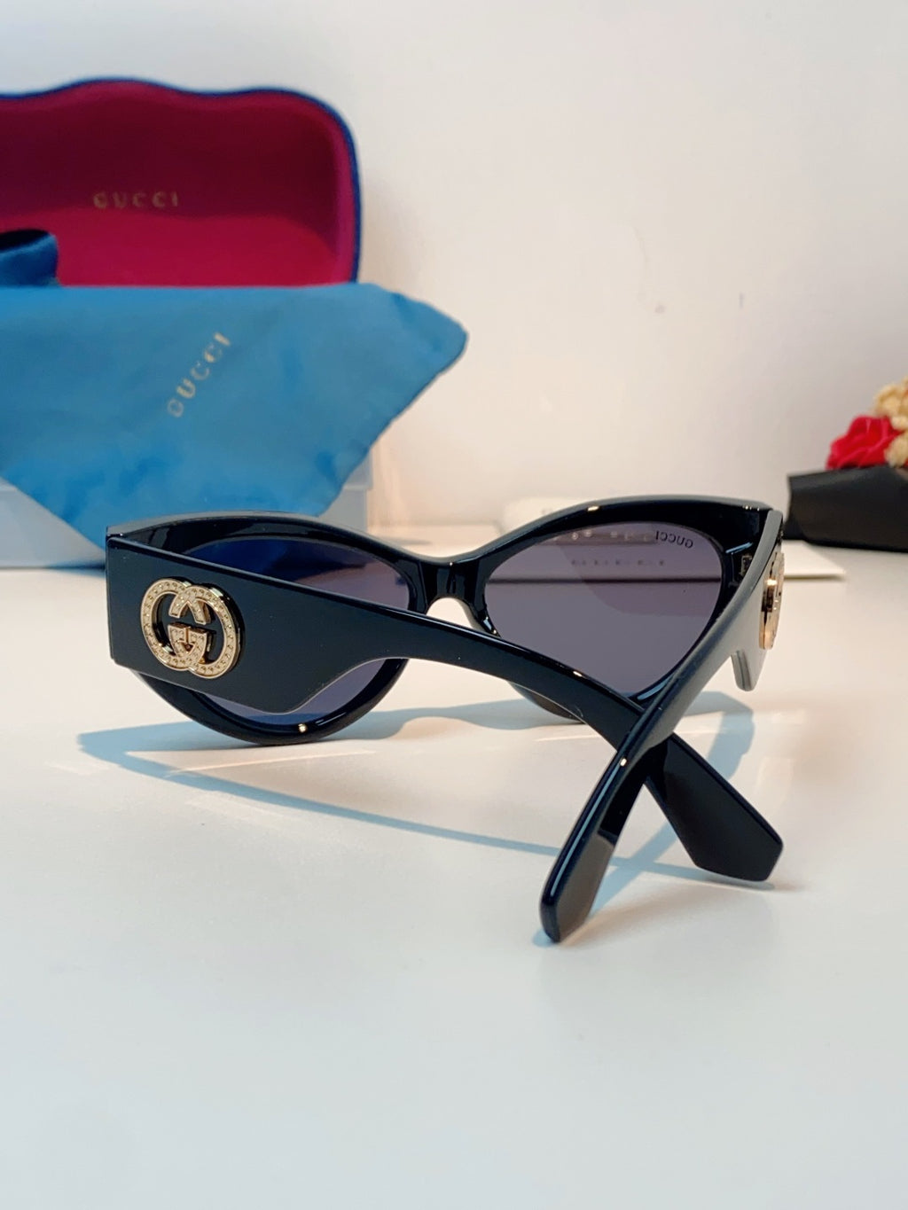 Gucci Blue-Light Cat-Eye Blue Lens Sunglasses for Men & Women - detail image 3