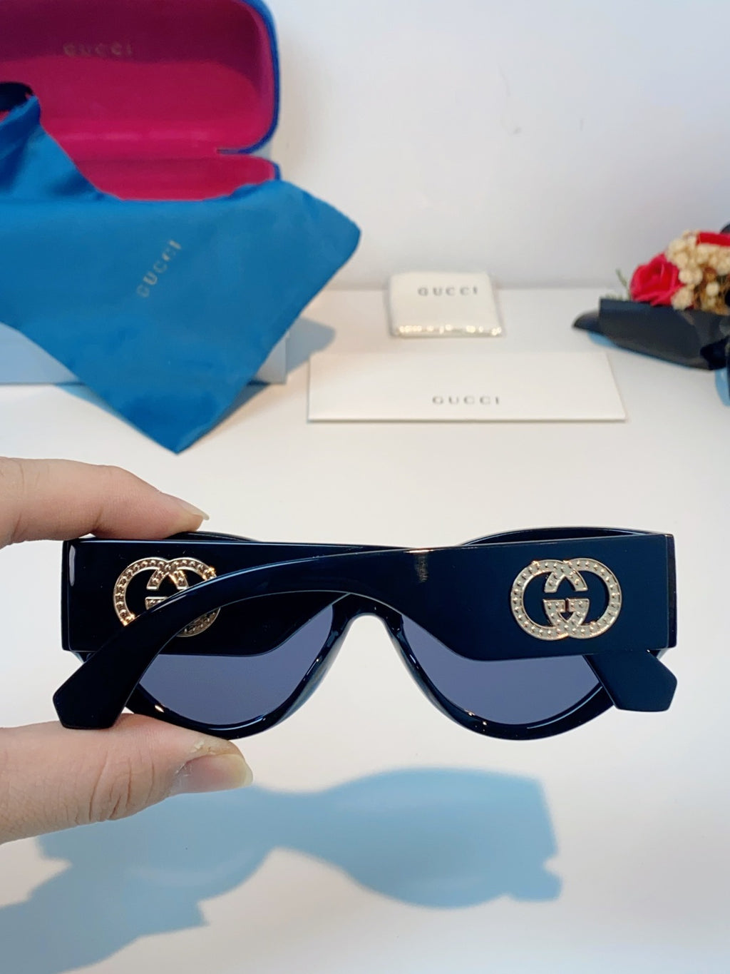 Gucci Blue-Light Cat-Eye Blue Lens Sunglasses for Men & Women - detail image 5