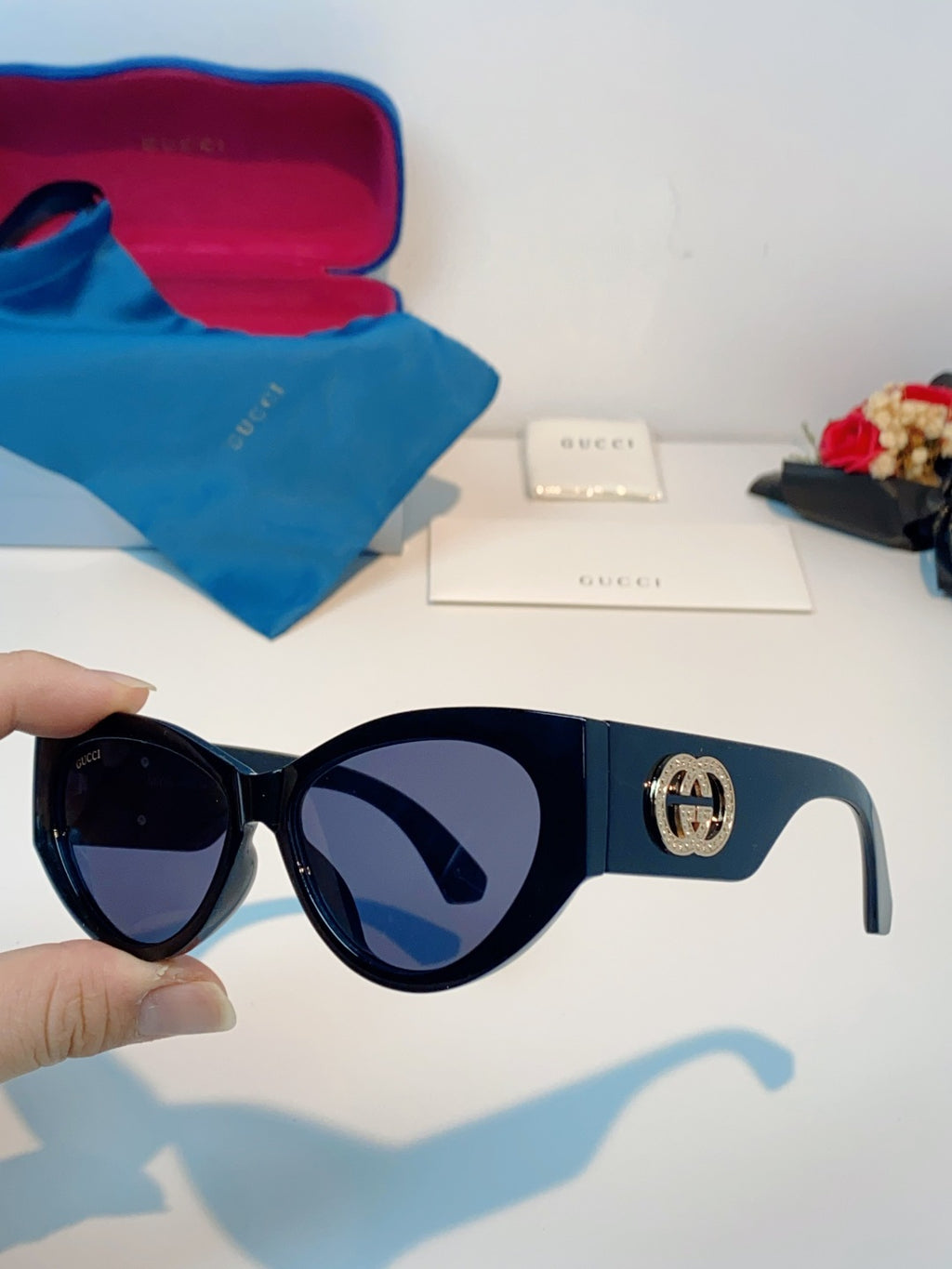 Gucci Blue-Light Cat-Eye Blue Lens Sunglasses for Men & Women - detail image 6