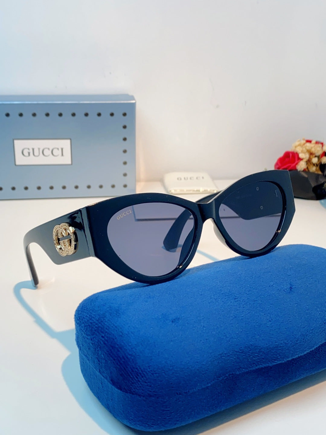 Gucci Blue-Light Cat-Eye Blue Lens Sunglasses for Men & Women - detail image 10