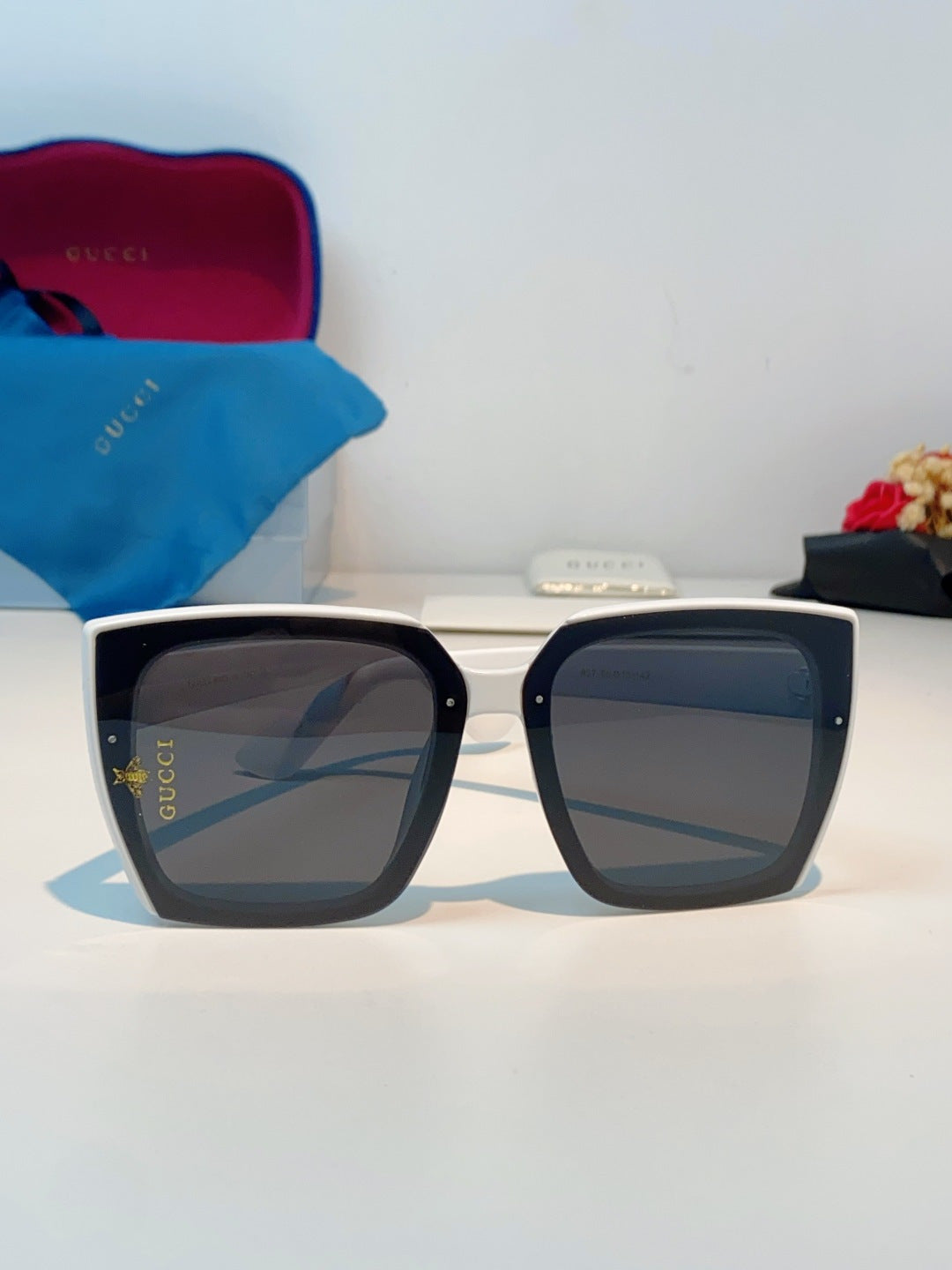 Gucci Polarized Fashion Black Lens Sunglasses for Men & Women - 448768 - detail image 2