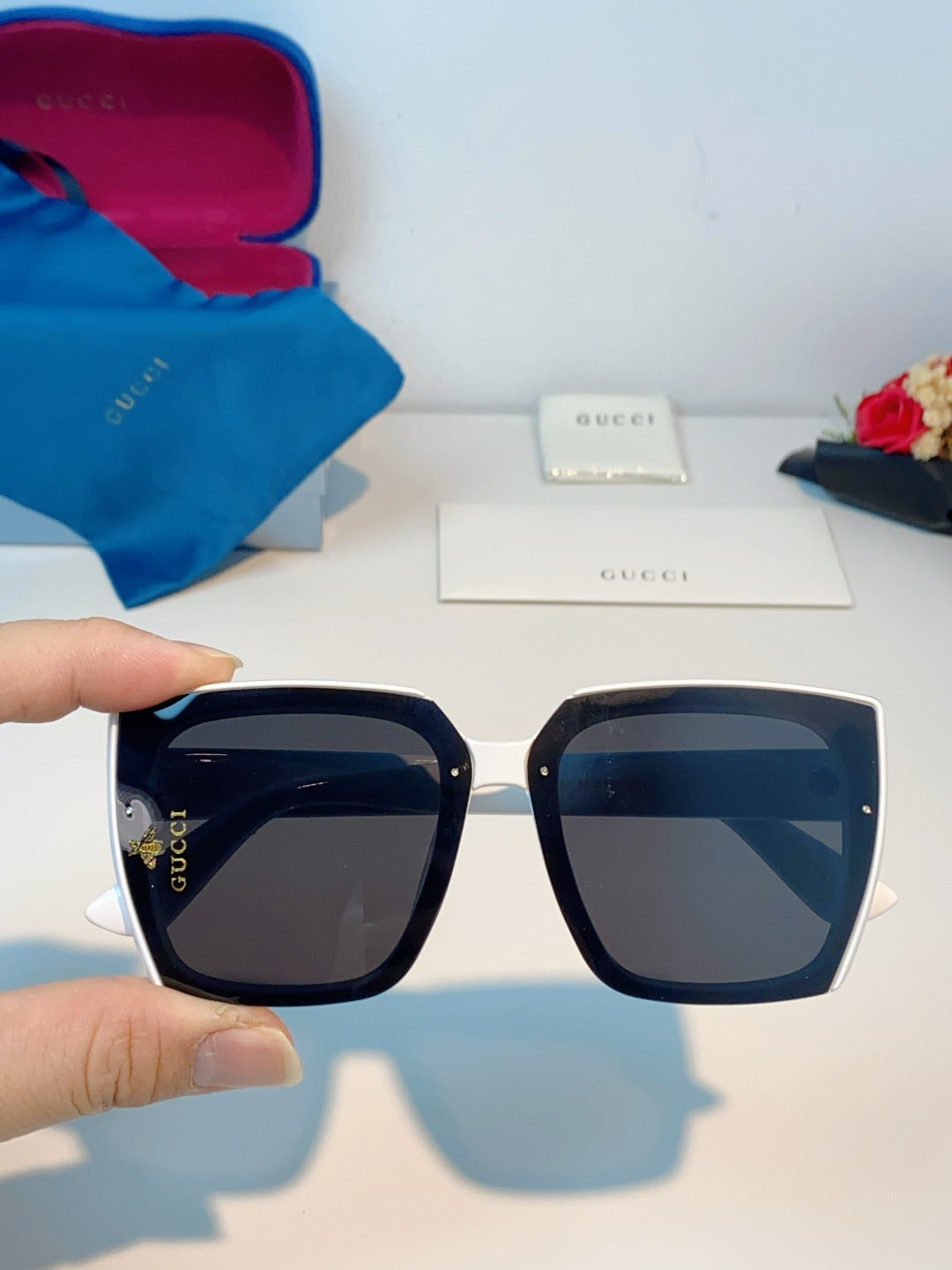 Gucci Polarized Fashion Black Lens Sunglasses for Men & Women - 448768 - detail image 4