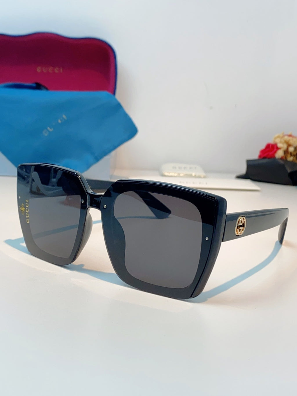 Gucci Polarized Fashion Black Lens Sunglasses for Men & Women - 448770
