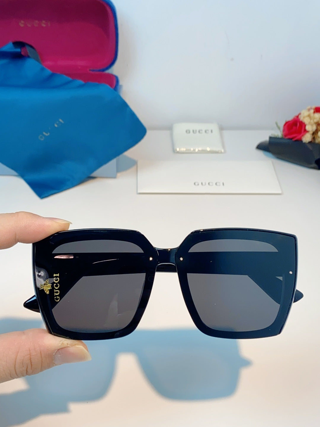 Gucci Polarized Fashion Black Lens Sunglasses for Men & Women - 448770 - detail image 4