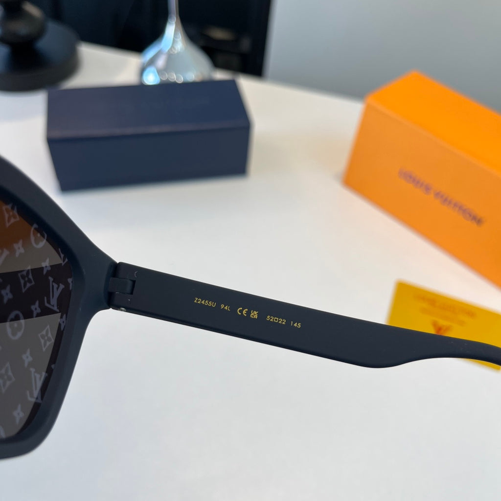 Louis Vuitton Fashion Blue Lens Sunglasses for Men & Women - detail image 11