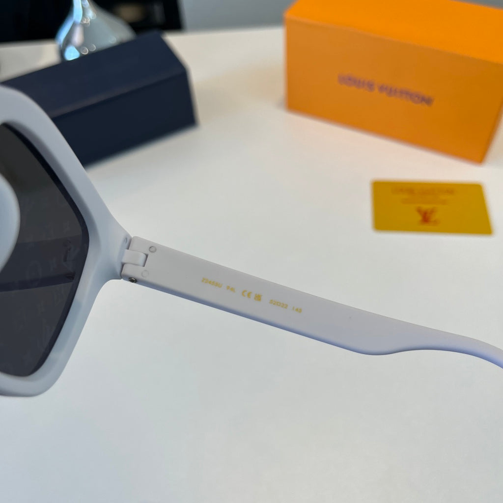 Louis Vuitton Fashion Silver Lens Sunglasses for Men & Women - detail image 10