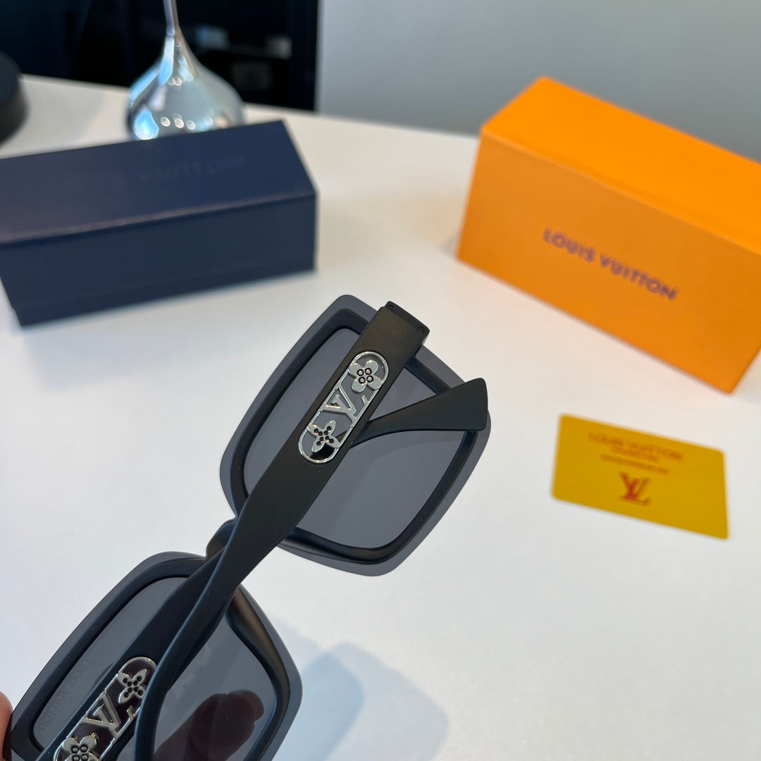 Louis Vuitton Fashion Black Lens Sunglasses for Men & Women - detail image 8