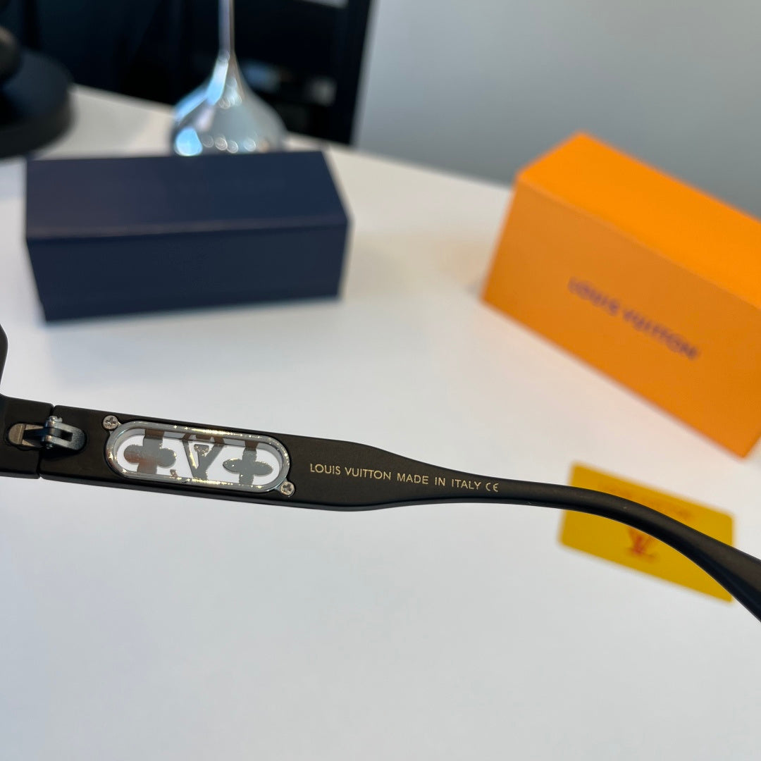 Louis Vuitton Fashion Black Lens Sunglasses for Men & Women - detail image 11