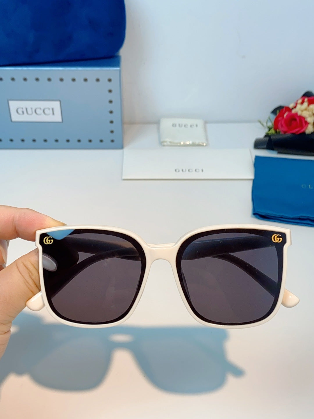 Gucci Fashion Black Lens Sunglasses for Men & Women - 493341 - detail image 4