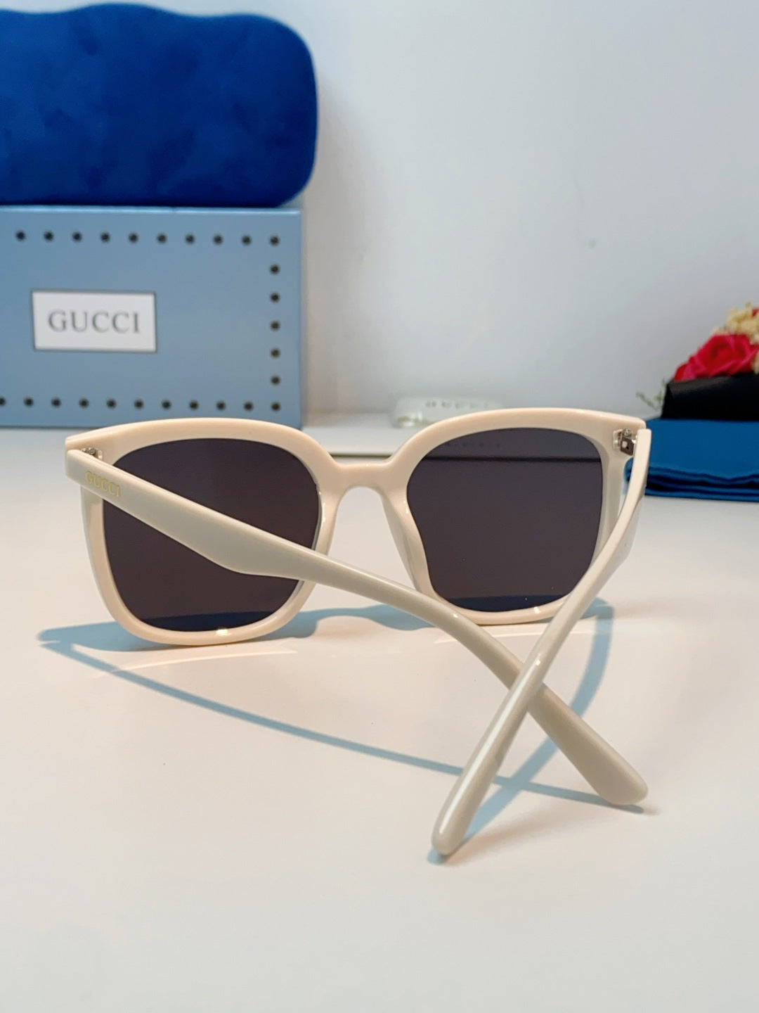 Gucci Fashion Black Lens Sunglasses for Men & Women - 493341 - detail image 3