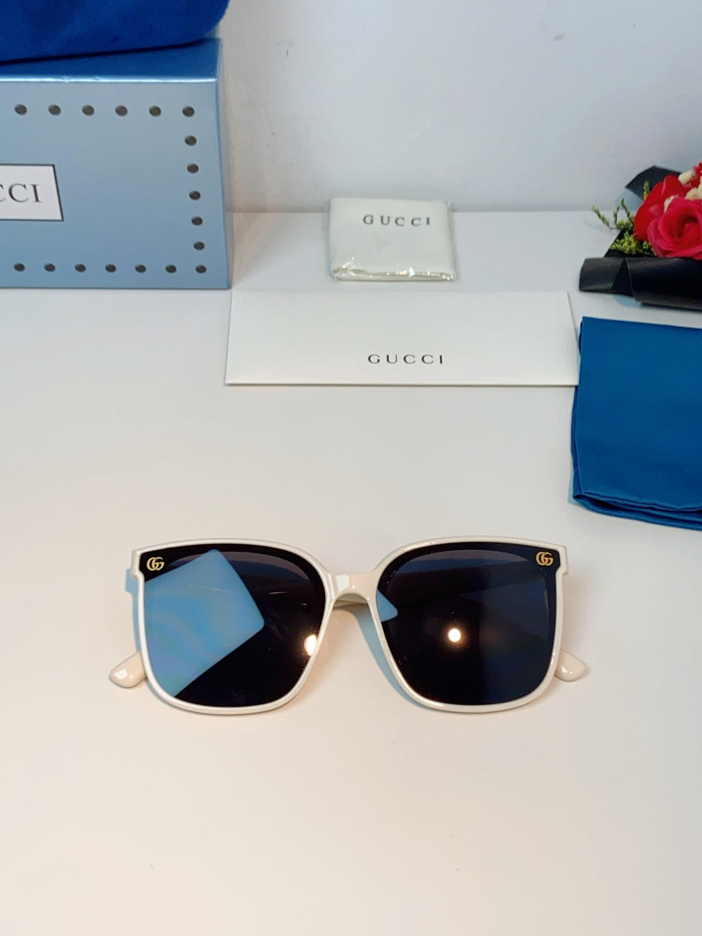 Gucci Fashion Black Lens Sunglasses for Men & Women - 493341 - detail image 9