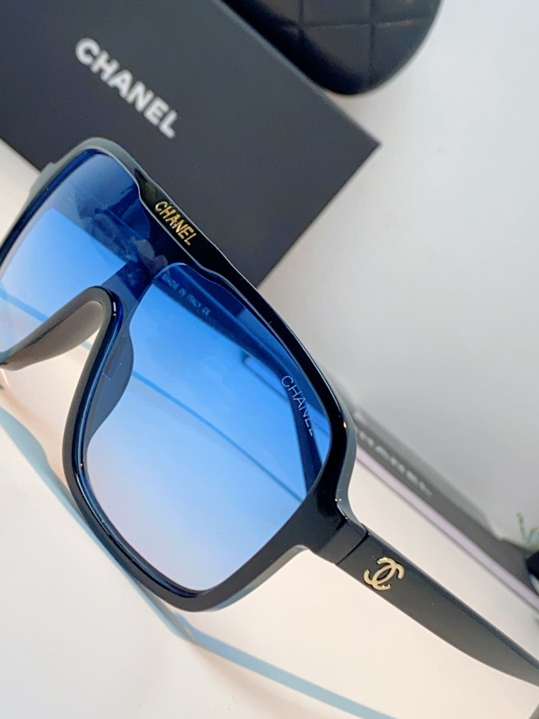 Chanel CH9158 Oversized Blue Lens Sunglasses for Men & Women - detail image 7