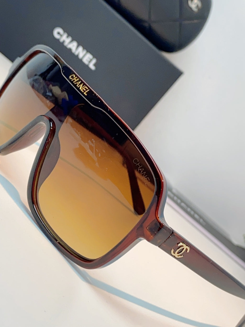 Chanel CH9158 Oversized Brown Lens Sunglasses for Men & Women - detail image 7