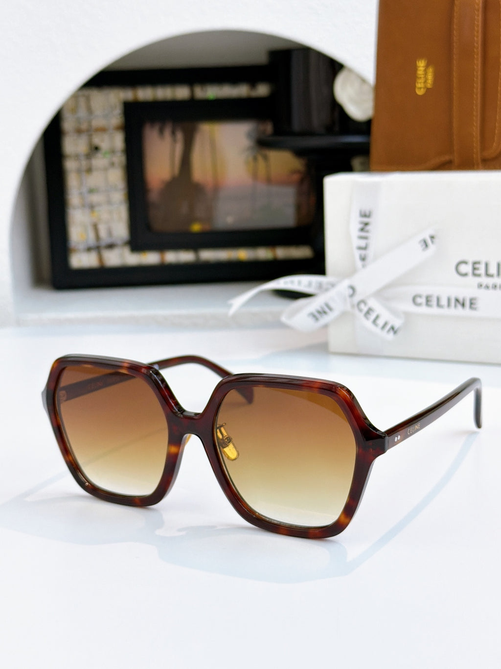 Celine CL40230F Fashion Silver Lens Sunglasses for Men & Women - detail image 3