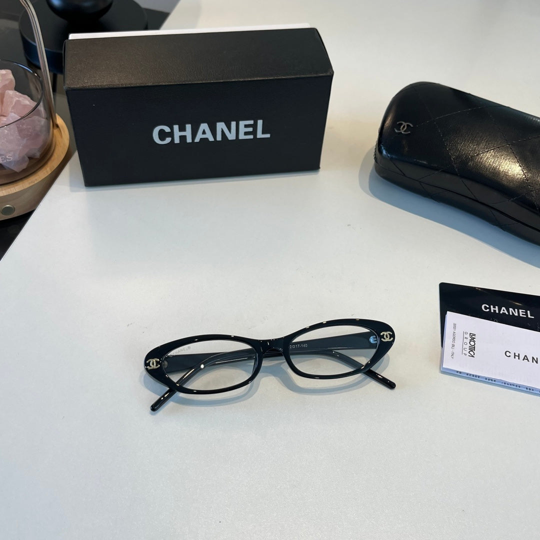 Chanel Oversized Silver Lens Sunglasses for Men & Women - 448993 - detail image 5