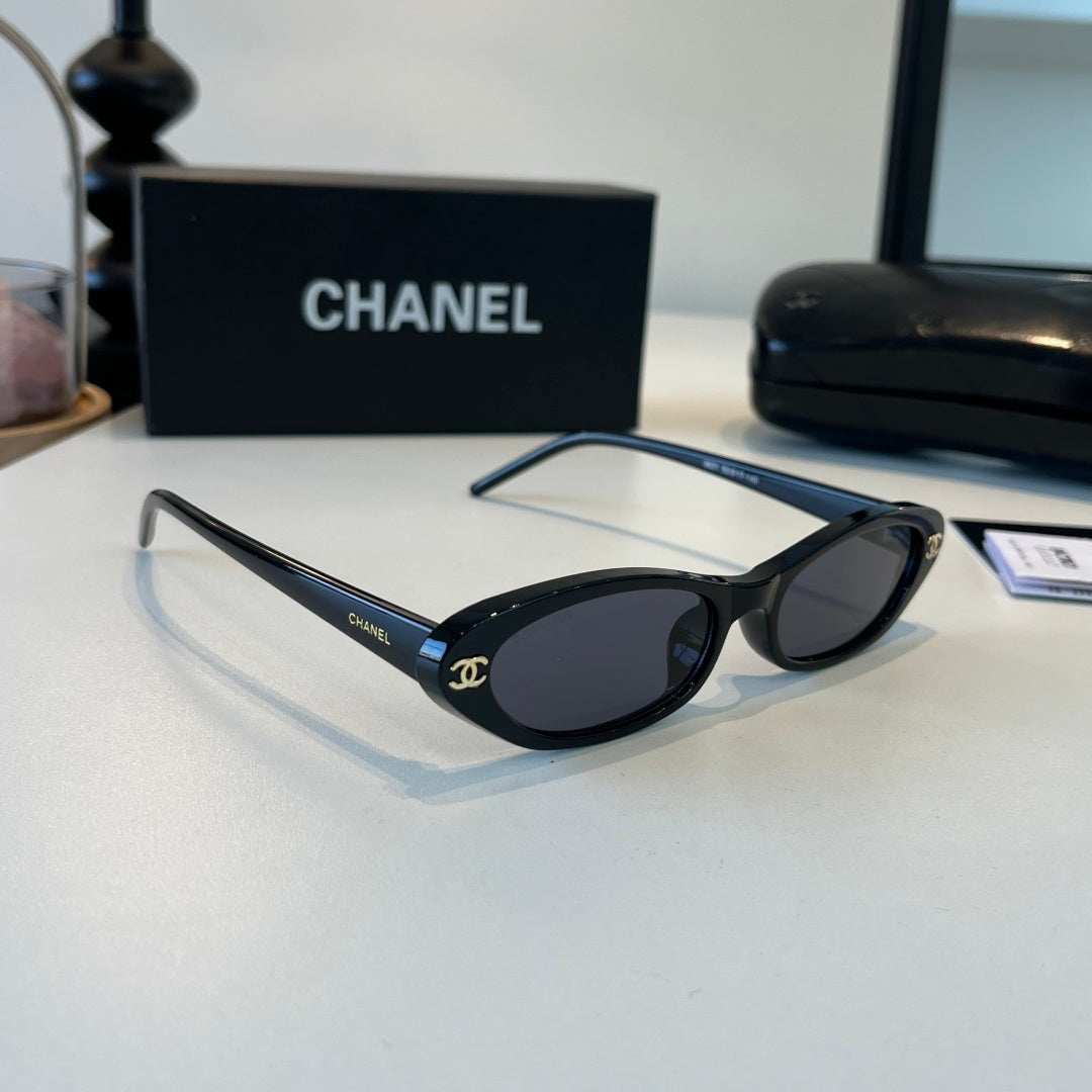 Chanel Oversized Silver Lens Sunglasses for Men & Women - 486553