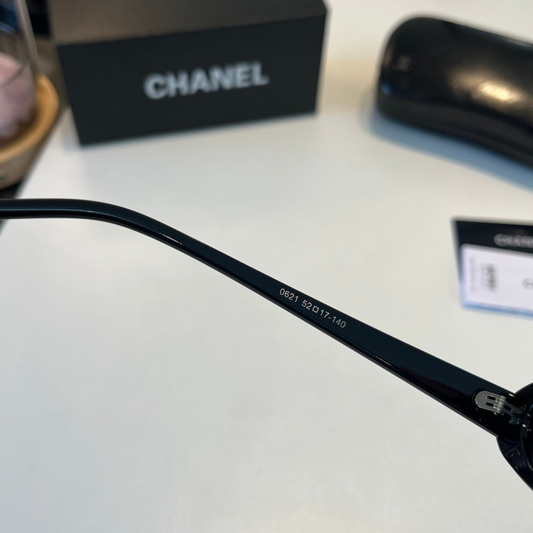 Chanel Oversized Silver Lens Sunglasses for Men & Women - 486553 - detail image 9