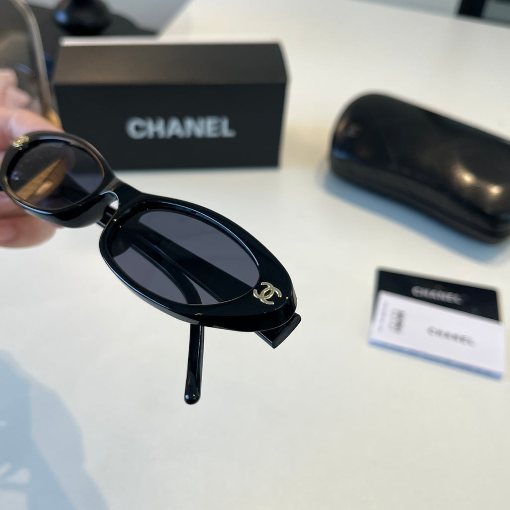 Chanel Oversized Silver Lens Sunglasses for Men & Women - 448995 - detail image 6