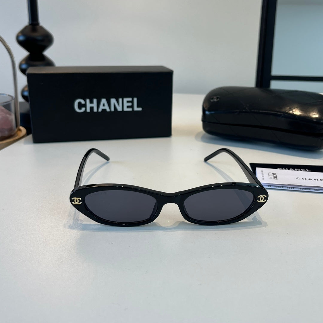Chanel Oversized Silver Lens Sunglasses for Men & Women - 486553 - detail image 2
