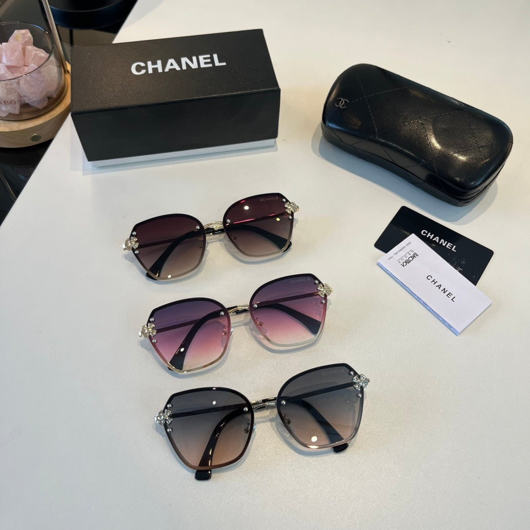 Chanel Oversized Silver Lens Sunglasses for Men & Women - 486557 - detail image 11