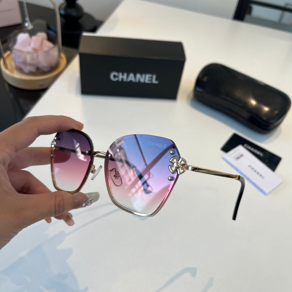 Chanel Oversized Silver Lens Sunglasses for Men & Women - 486557 - detail image 4