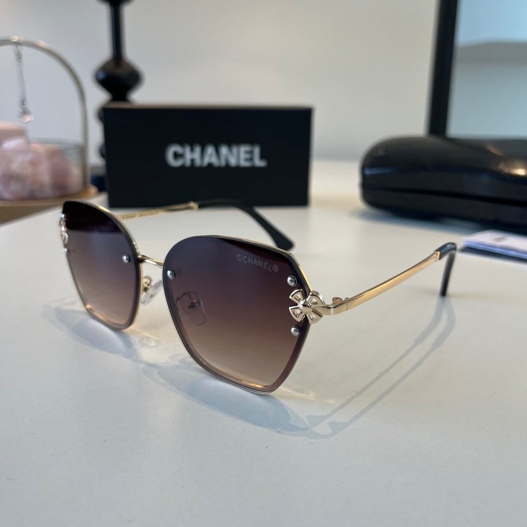 Chanel Oversized Silver Lens Sunglasses for Men & Women - 486558 - detail image 3