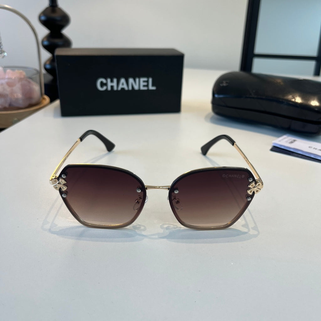 Chanel Oversized Silver Lens Sunglasses for Men & Women - 486558 - detail image 2
